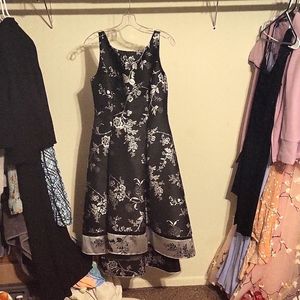 Adrianna Papell, US size 6, Black and Silver